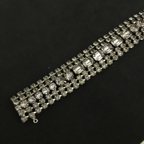 Silver rhinestone sparkling evening fashionable elegant bracelet - Picture 6 of 8